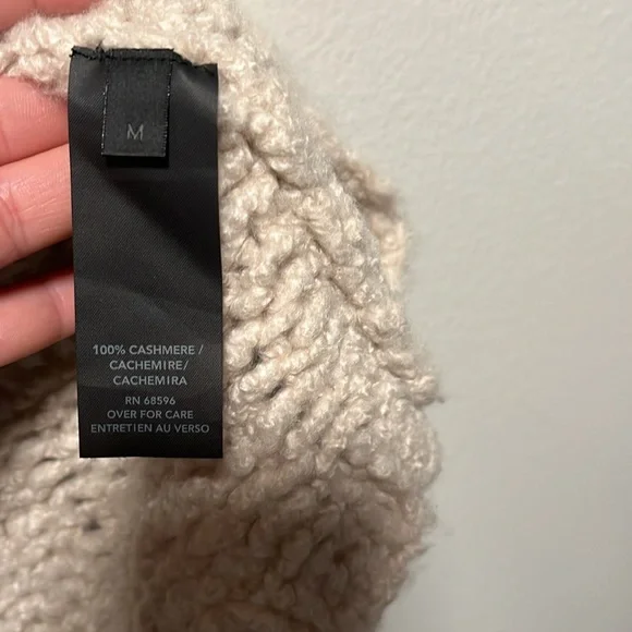 DONNA KARAN Cashmere Open Weave Turtleneck Sleeveless Sweater, Beige,Size Medium - Picture 6 of 9